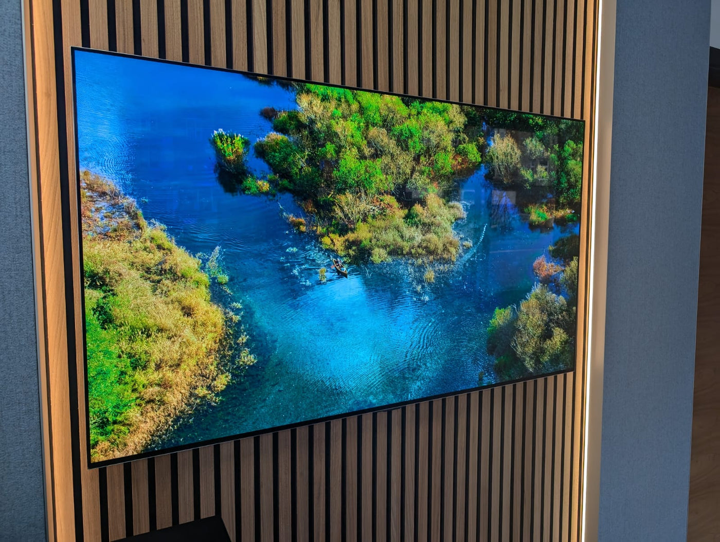 LG G2 55 inch 4K Smart OLED TV 2022 (Ex-Demonstration)